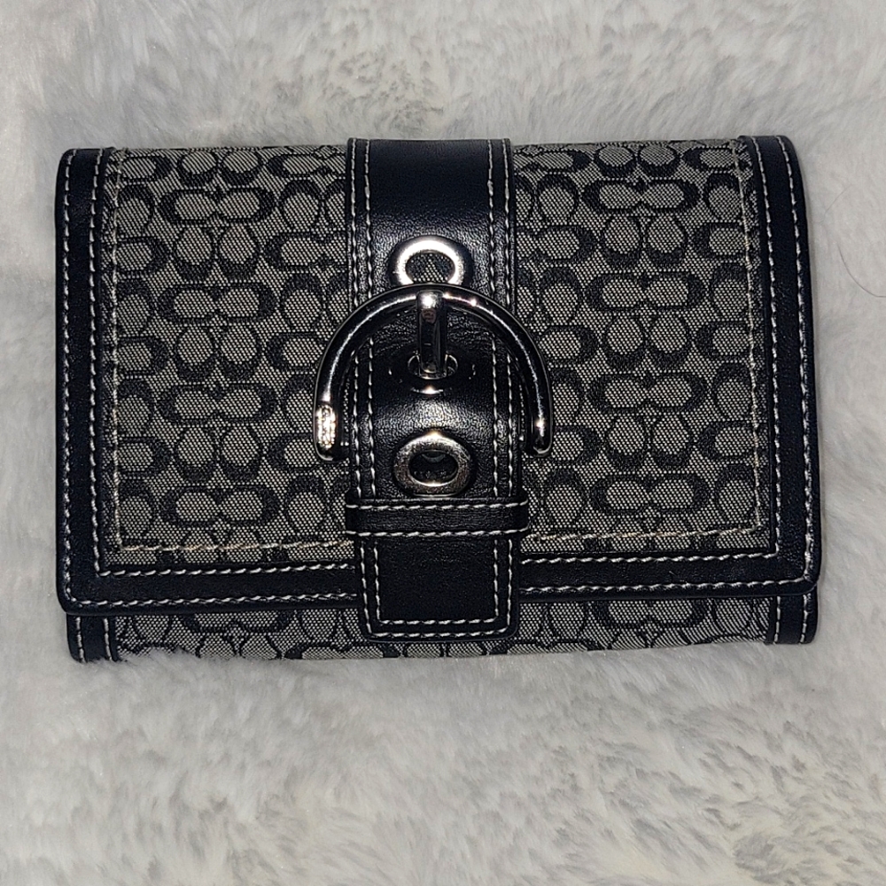*AUTHENTIC* Coach Black Gray Bi-Fold Wallet With Buckle Snap Closure with Bag 🖤